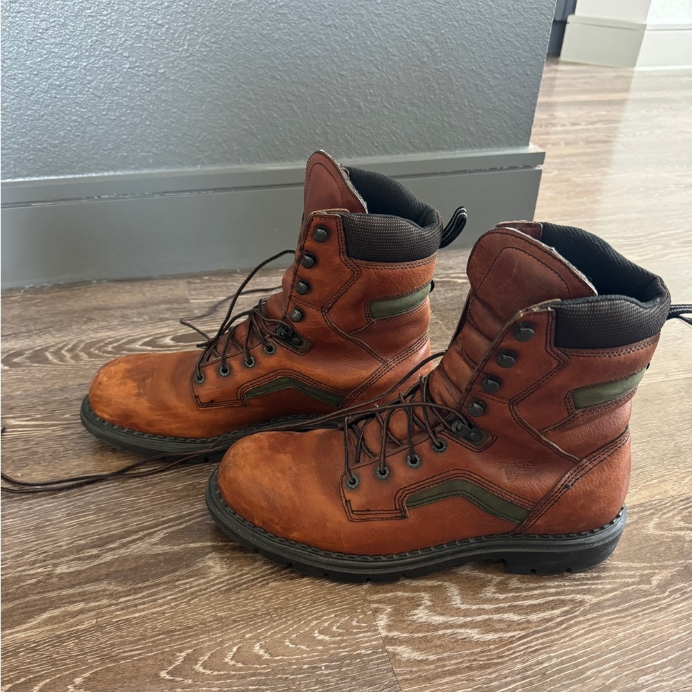 Red wing D2238